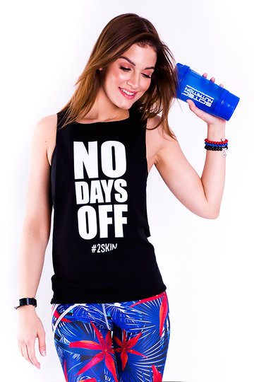 ../media/Produkty/BLUZKI_BEZ_REKAWOW/NO-DAYS-OFF/BLACK/no-days-off-m5048.jpg